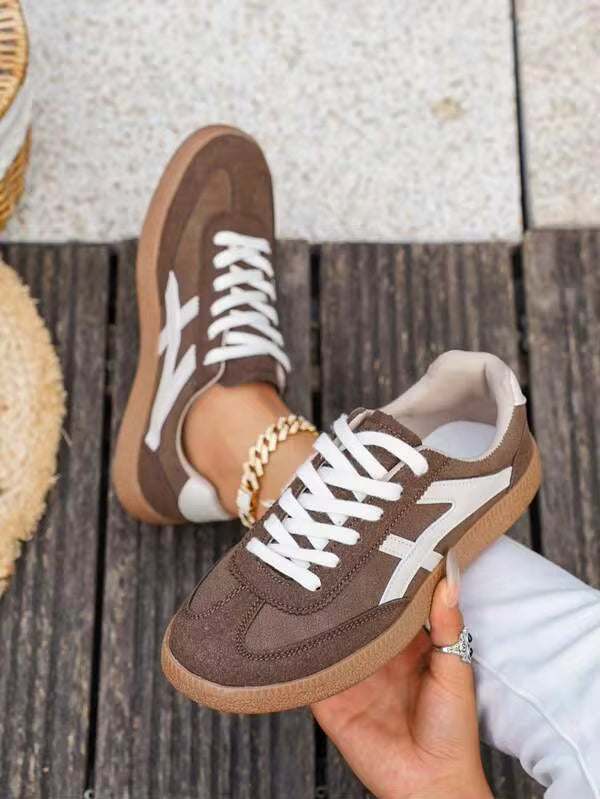 Women's Casual Versatile White Striped Accent Sneakers, Eye-Catching Durable All-Season Rubber Soft Sole Breathable Comfortable Athletic Shoes